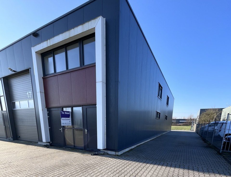 Bus vol Bikes - Ampérestraat 17